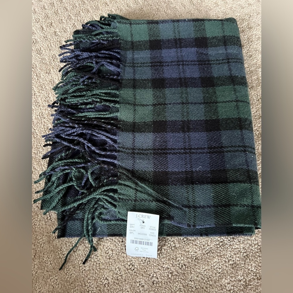 Women’s jCrew scarf